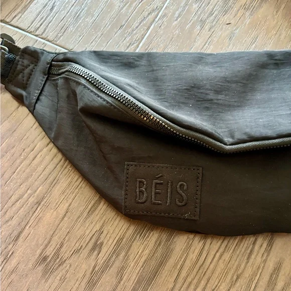 Beis The Sport Pack in Black - Picture 10 of 12